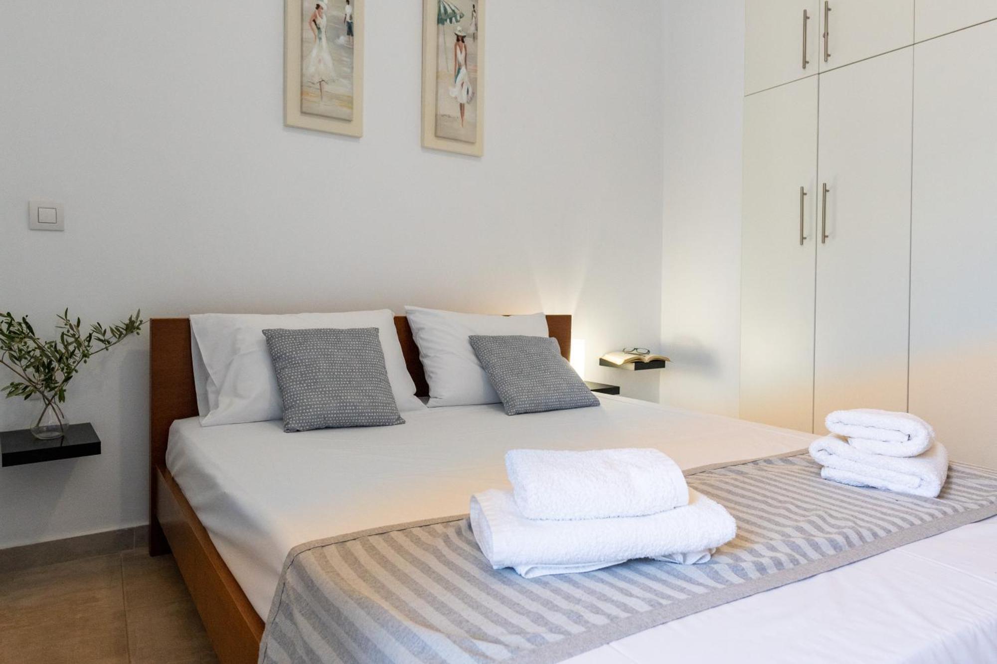 Theofilos Apartment Sitia  Esterno foto